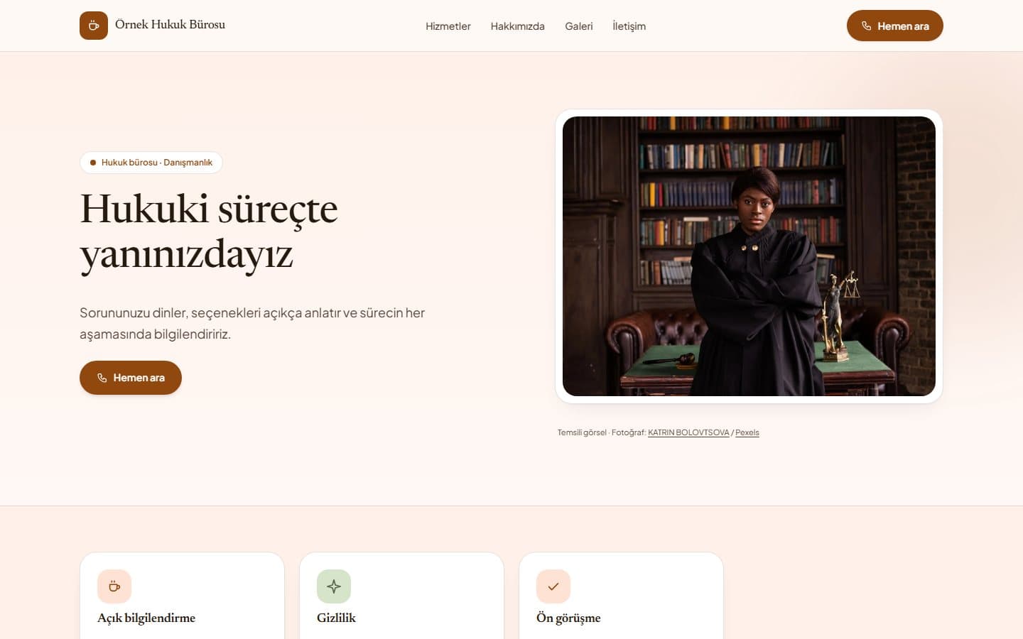 Avukat ve danışmanlık web sitesi, Bakır teması masaüstü görünümü
