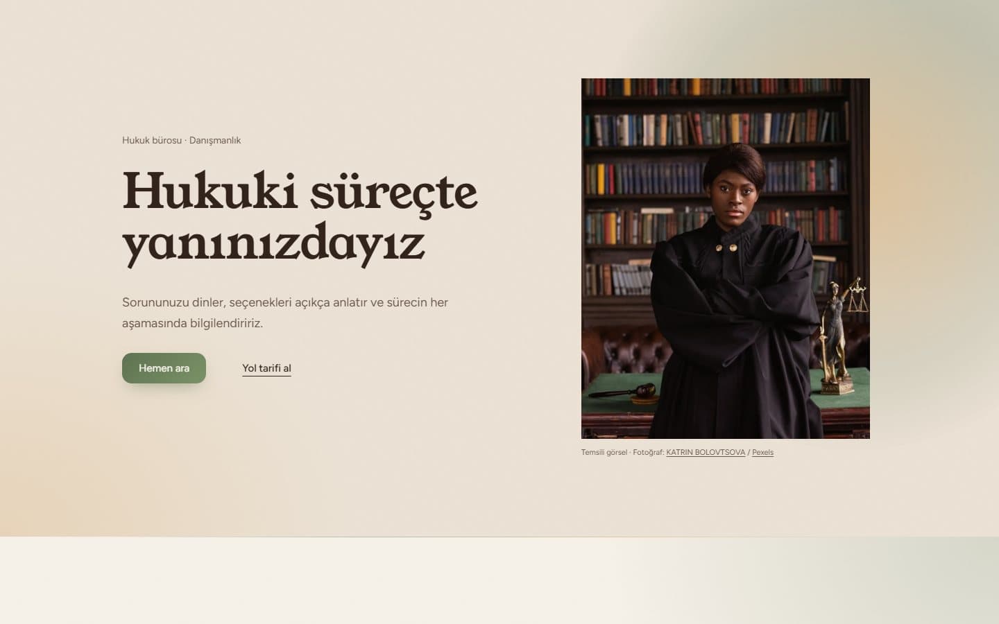 Avukat ve danışmanlık web sitesi, Sıcak / organik teması masaüstü görünümü