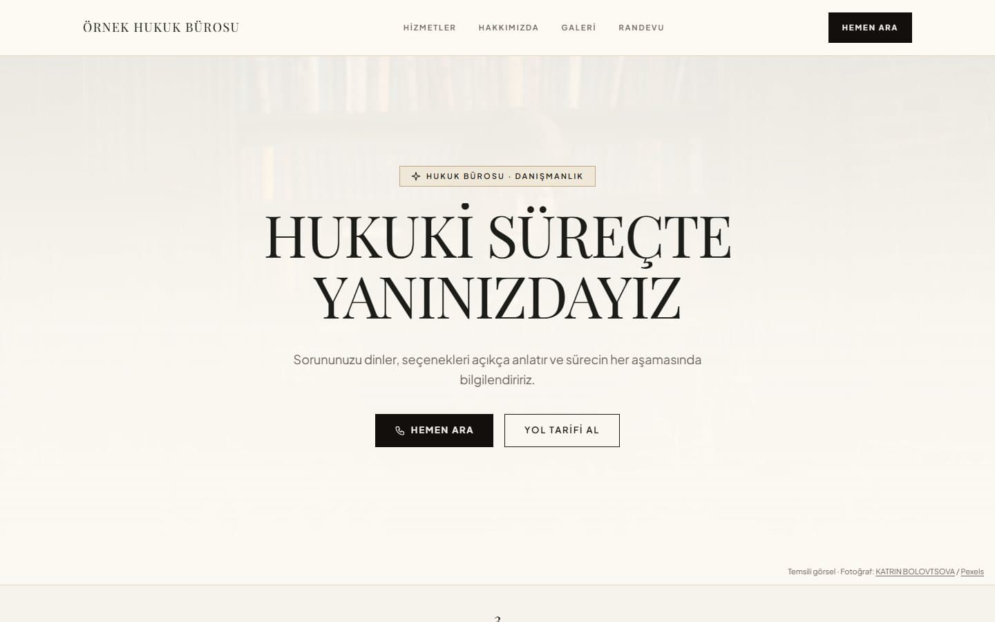 Avukat ve danışmanlık web sitesi, Bronz teması masaüstü görünümü