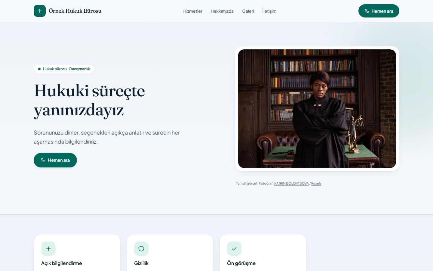 Avukat ve danışmanlık web sitesi, Yeşim teması masaüstü görünümü