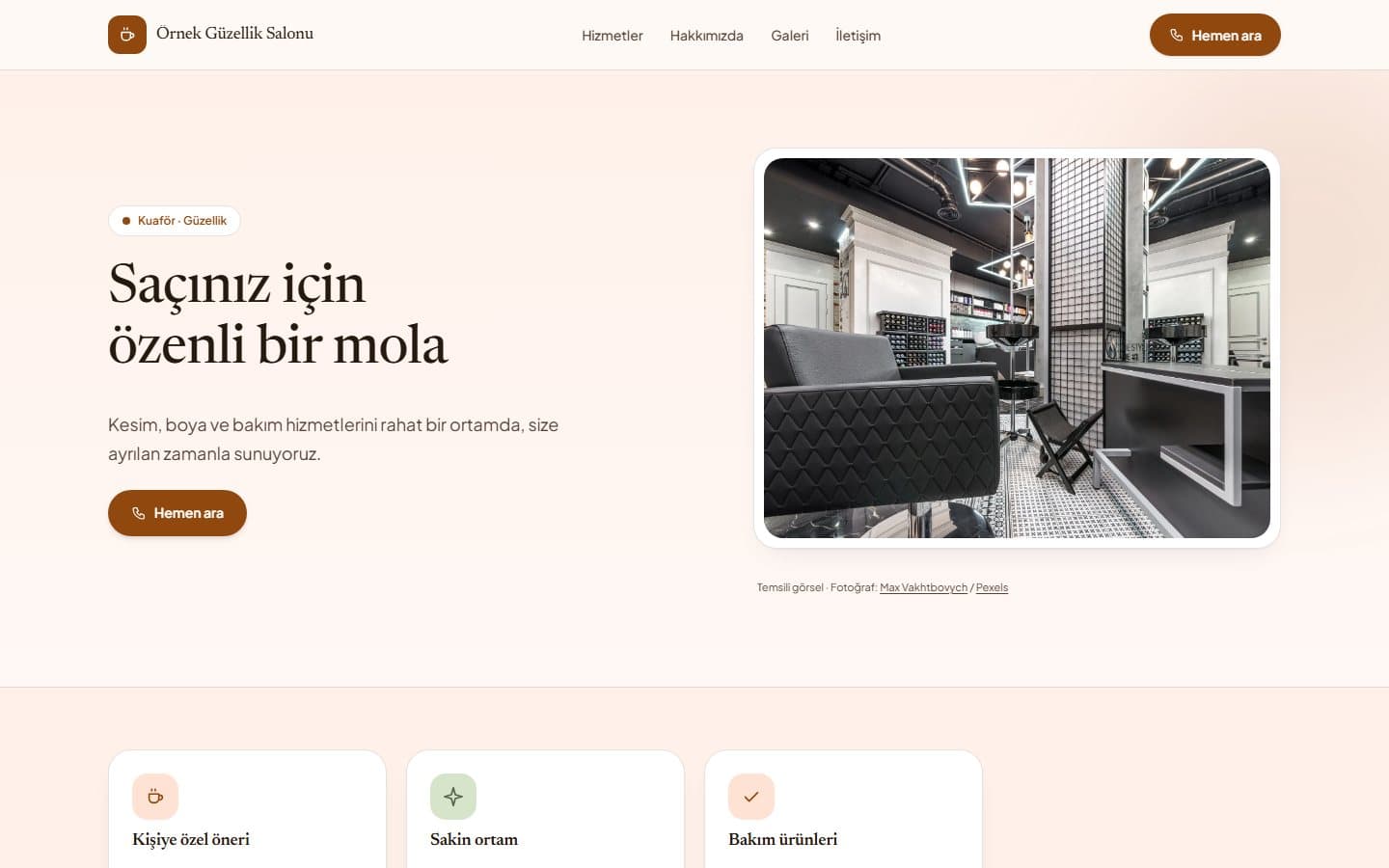 Kuaför ve güzellik web sitesi, Bakır teması masaüstü görünümü