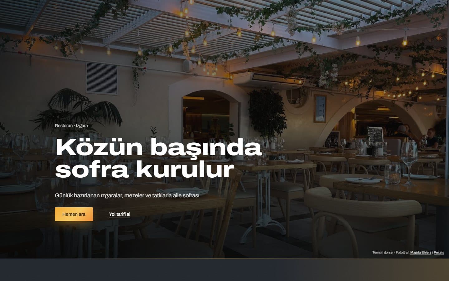 Restoran ve kafe web sitesi, Sinematik teması masaüstü görünümü