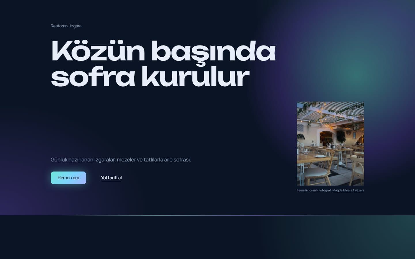 Restoran ve kafe web sitesi, Fütüristik teması masaüstü görünümü